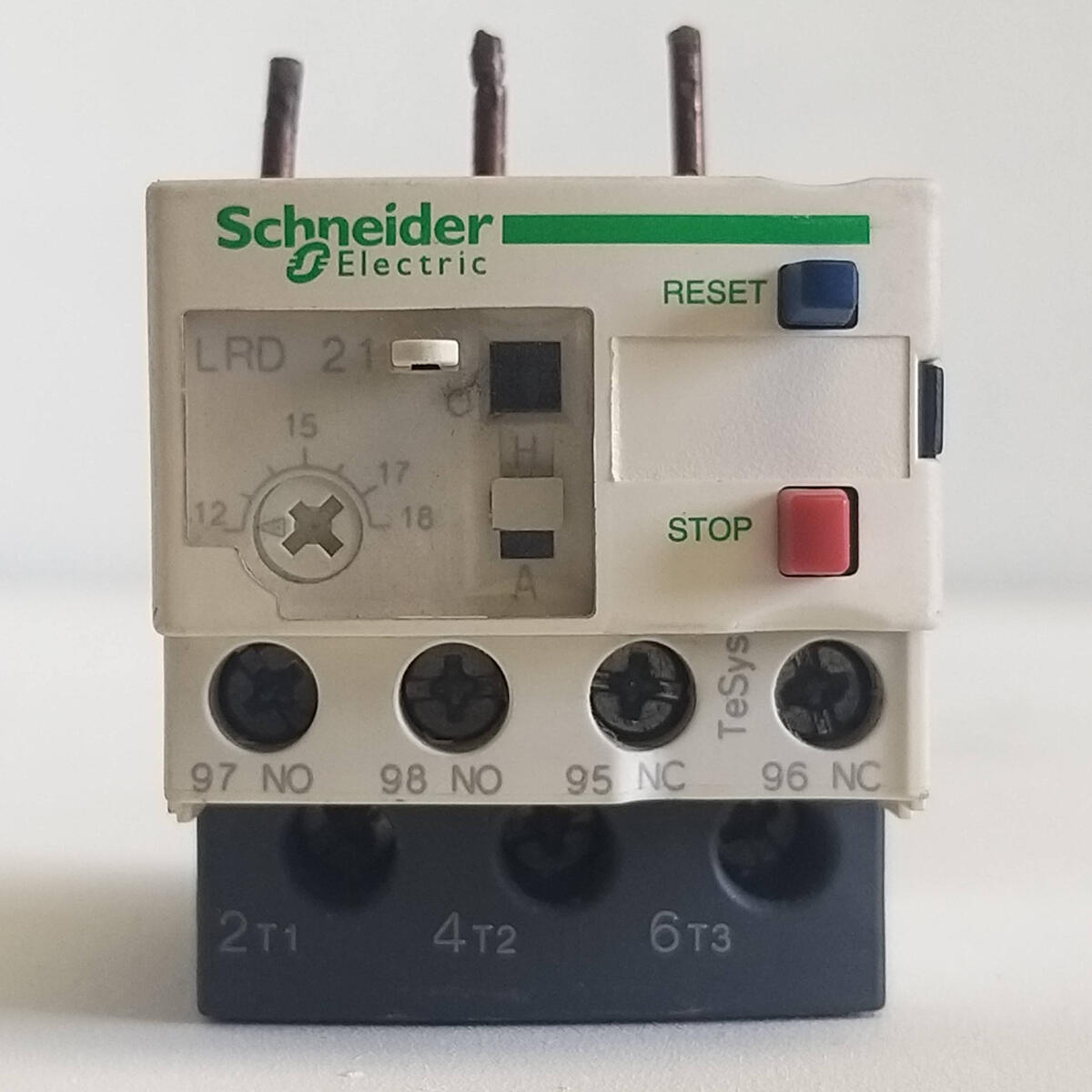 2bfdf32eb76e078ba5bf8f3da5820f43.jpg