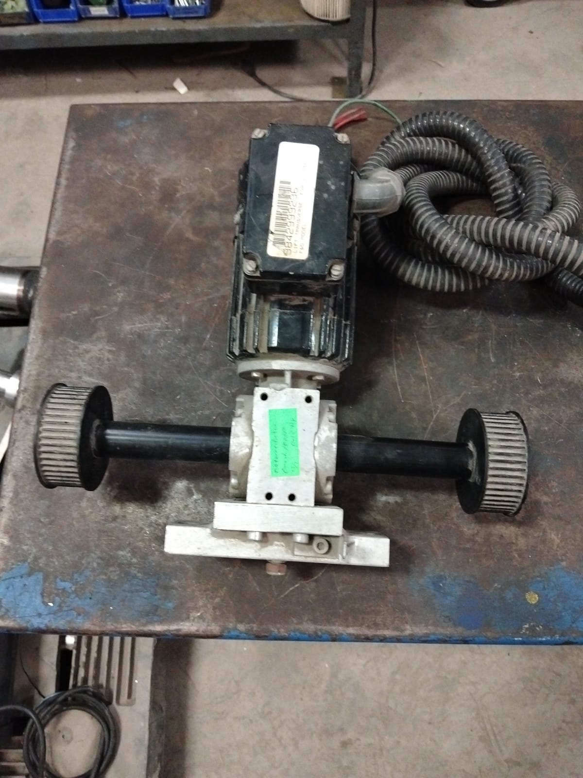 MOTORREDUCTOR DE ANGULO RECTO DOBLE EJE BOSCH/ BODINE ELECTRIC COMPANY, 0.12HP, rate 15/1 #1